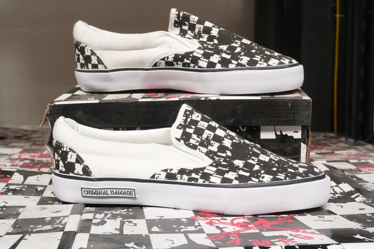 Criminal Damage Mixed B-Grade Trainers
