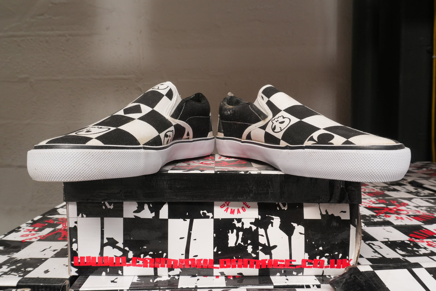 Criminal Damage Mixed B-Grade Trainers
