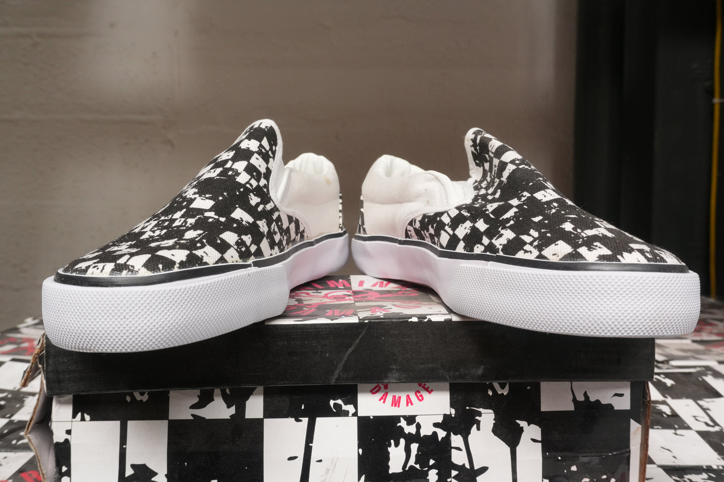 Criminal Damage Mixed B-Grade Trainers
